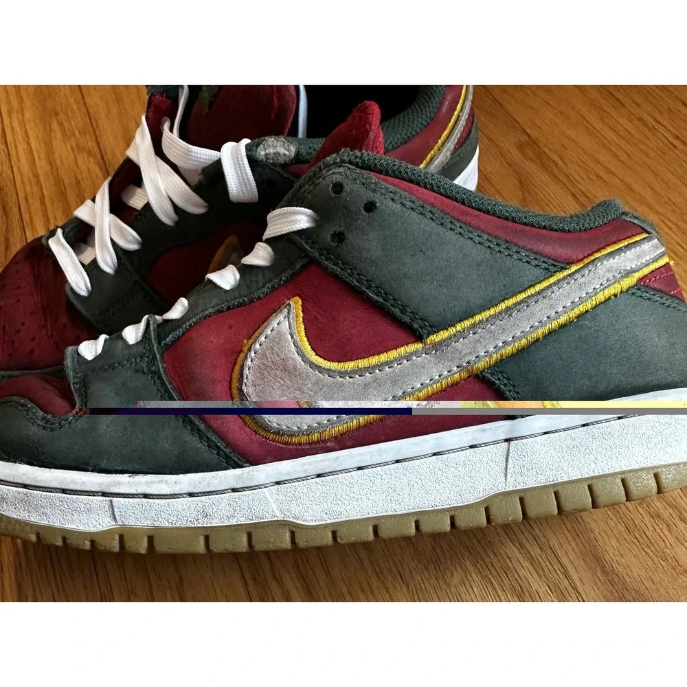 Nike SB Dunk‎ Low Pro Green Red Suede Skate Shoes Mens 9 FZ1287-300